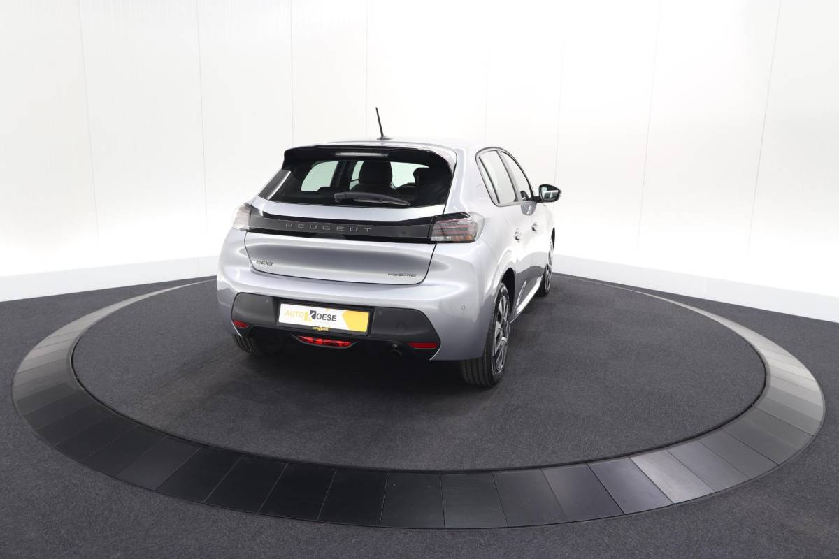 Peugeot 208 Peugeot 208 1.2 Hybrid 110 e-DCS6 Business | Direct Leverbaar | Apple Carplay | Parkeersensoren