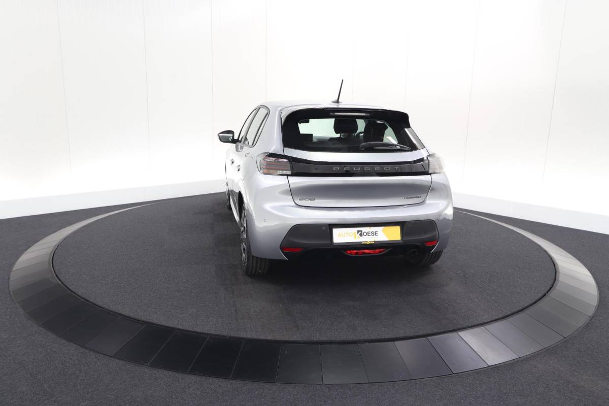 Peugeot 208 Peugeot 208 1.2 Hybrid 110 e-DCS6 Business | Direct Leverbaar | Apple Carplay | Parkeersensoren