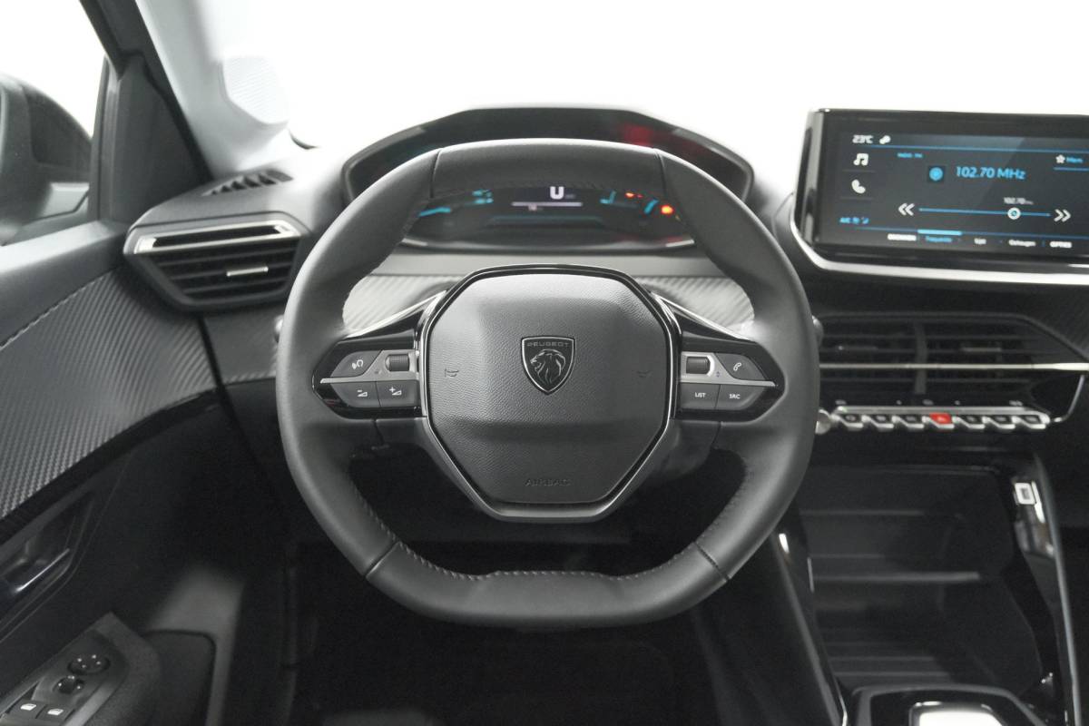 Peugeot 208 Peugeot 208 1.2 Hybrid 110 e-DCS6 Business | Direct Leverbaar | Apple Carplay | Parkeersensoren