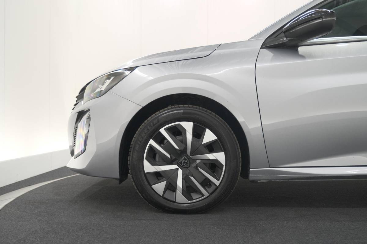 Peugeot 208 Peugeot 208 1.2 Hybrid 110 e-DCS6 Business | Direct Leverbaar | Apple Carplay | Parkeersensoren