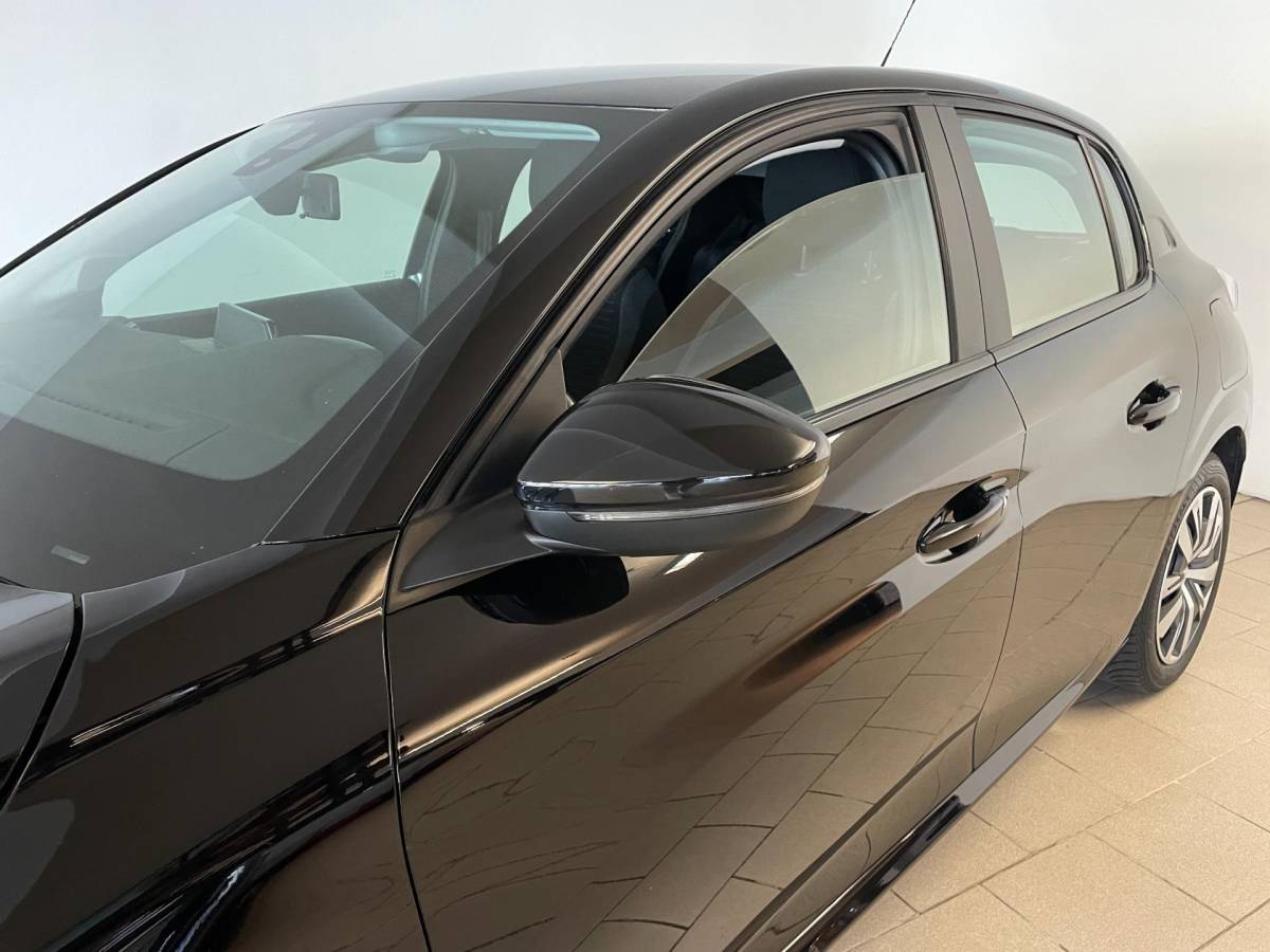 Peugeot 208 Peugeot 208 1.2 PureTech Active AIRCO NAVI CRUISE APPLE CARPLAY BLUETOOTH MULTI STUUR PDC ZEER NETTE AUTO