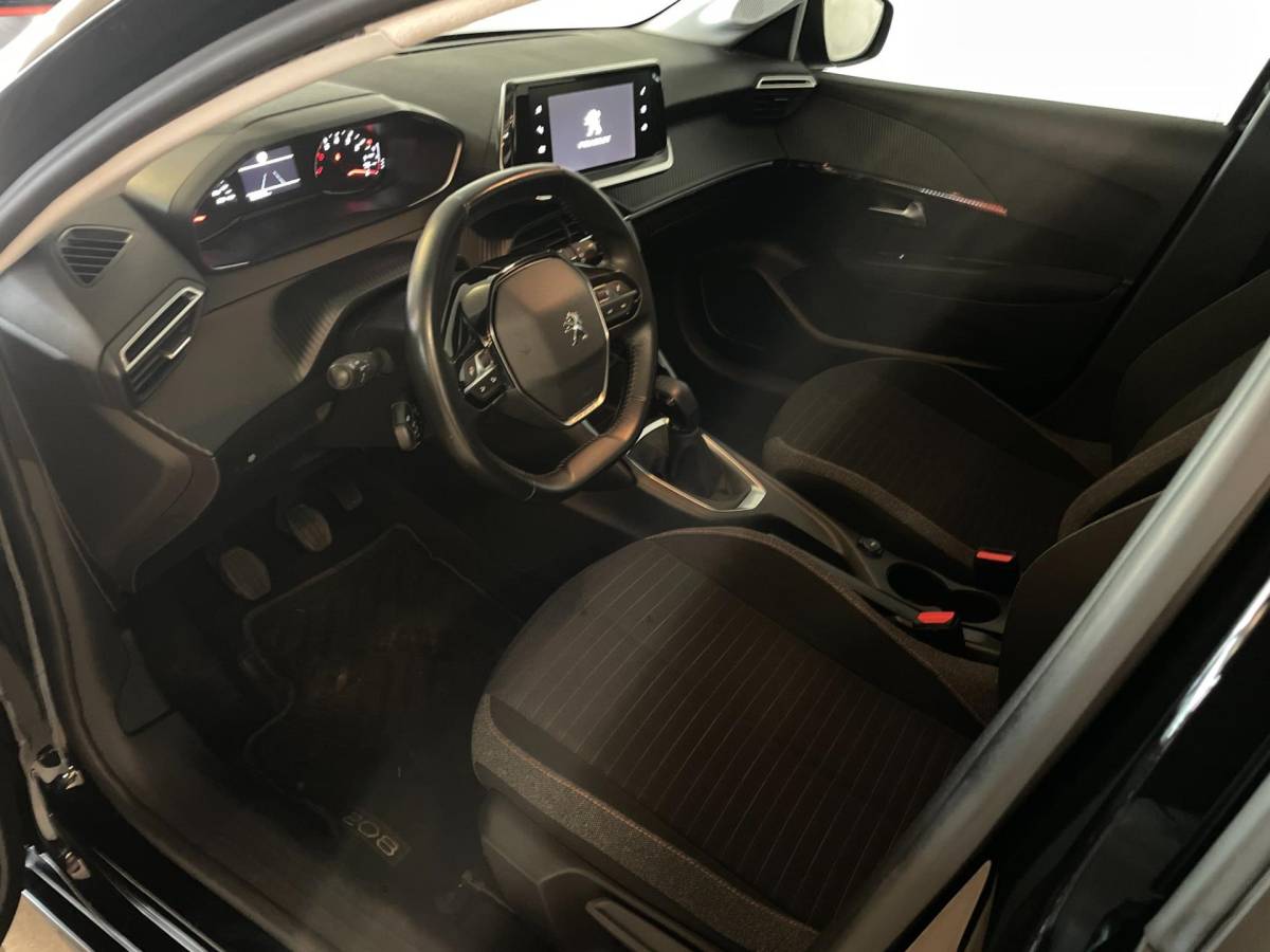 Peugeot 208 Peugeot 208 1.2 PureTech Active AIRCO NAVI CRUISE APPLE CARPLAY BLUETOOTH MULTI STUUR PDC ZEER NETTE AUTO