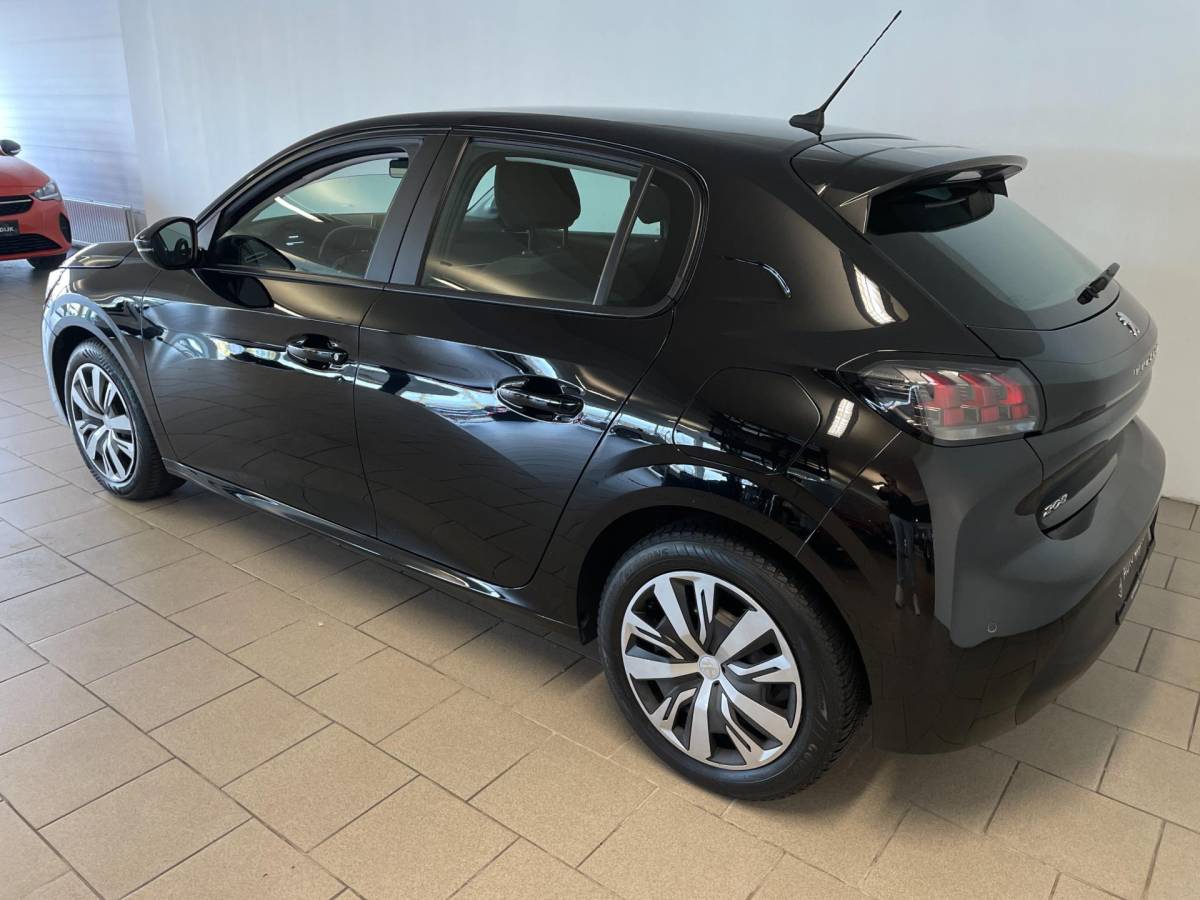 Peugeot 208 Peugeot 208 1.2 PureTech Active AIRCO NAVI CRUISE APPLE CARPLAY BLUETOOTH MULTI STUUR PDC ZEER NETTE AUTO