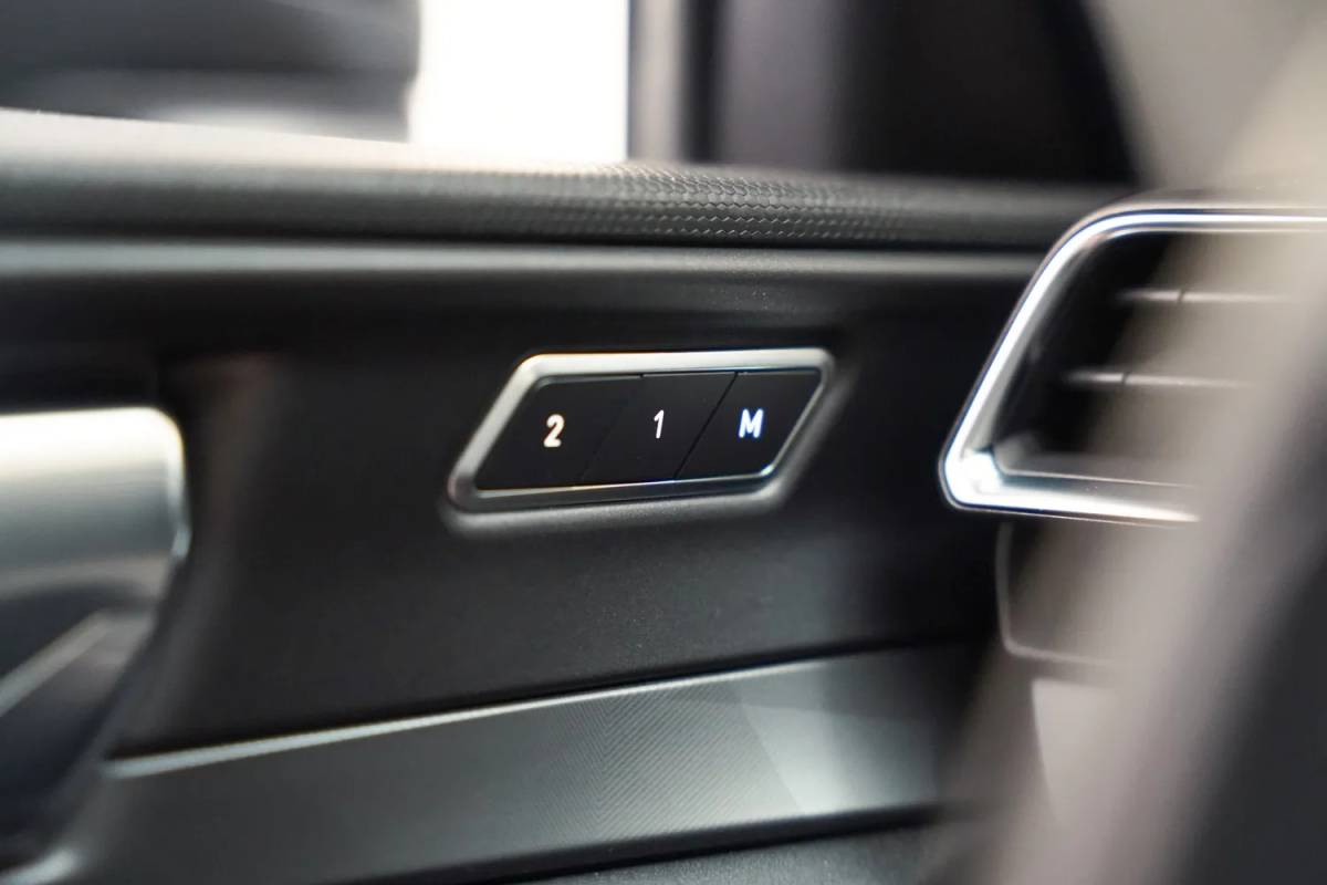 Lynk & Co 01 Lynk & Co 01 1.5 PHEV [ Panorama Navi 360°-Camera Keyless ]