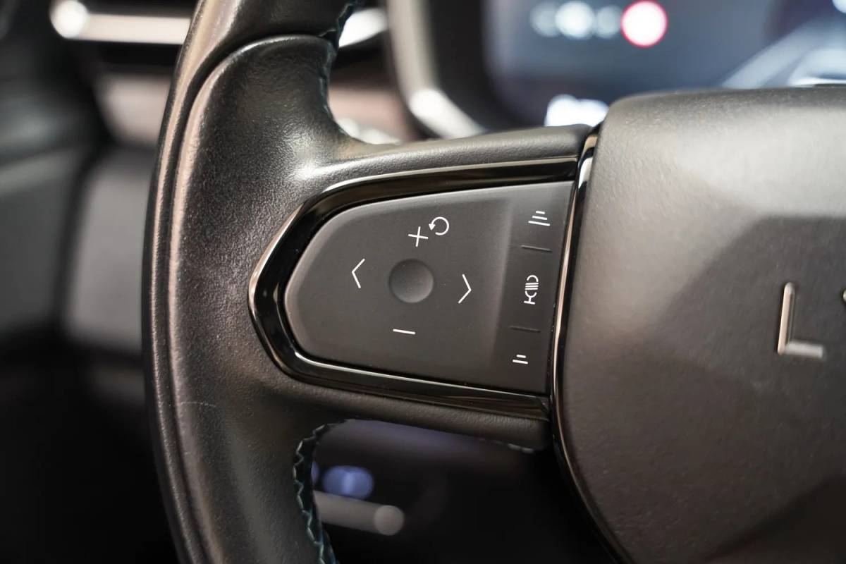 Lynk & Co 01 Lynk & Co 01 1.5 PHEV [ Panorama Navi 360°-Camera Keyless ]