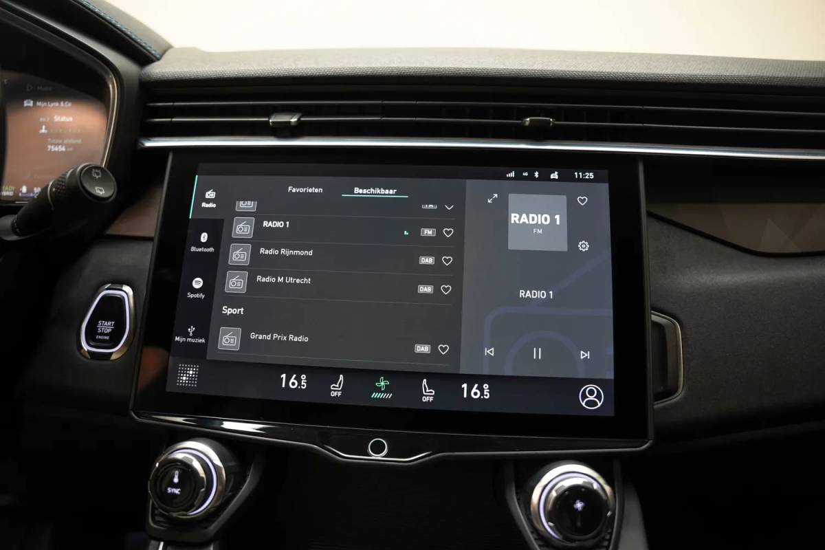 Lynk & Co 01 Lynk & Co 01 1.5 PHEV [ Panorama Navi 360°-Camera Keyless ]