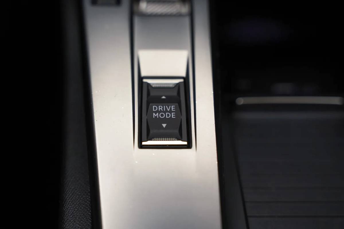 Peugeot 308 Peugeot 308 1.6 Plug-in Hybrid 180 Active [ LED Navi PDC ]