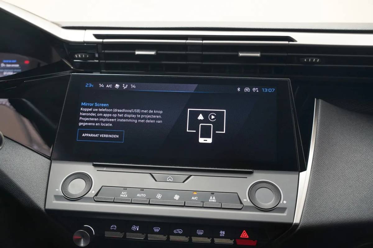 Peugeot 308 Peugeot 308 1.6 Plug-in Hybrid 180 Active [ LED Navi PDC ]