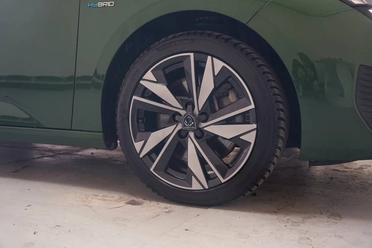 Peugeot 308 Peugeot 308 1.6 Plug-in Hybrid 180 Active [ LED Navi PDC ]