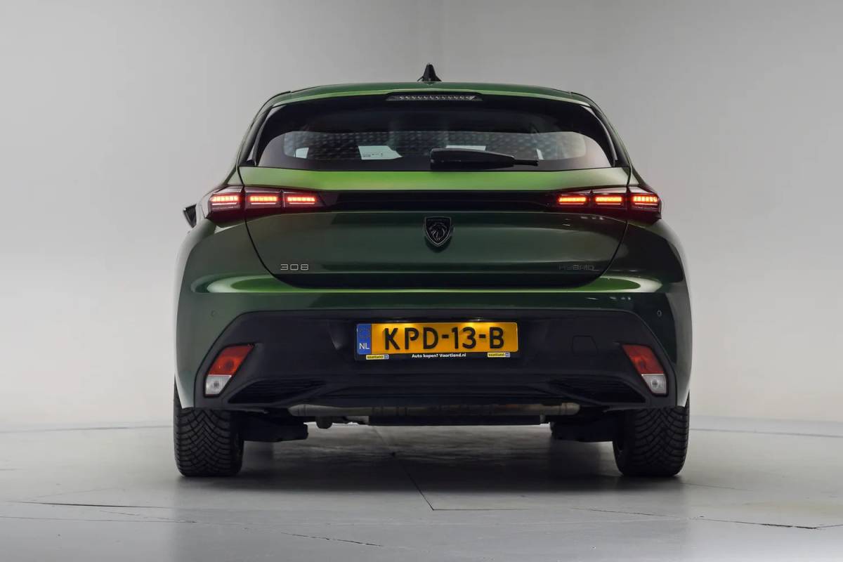 Peugeot 308 Peugeot 308 1.6 Plug-in Hybrid 180 Active [ LED Navi PDC ]