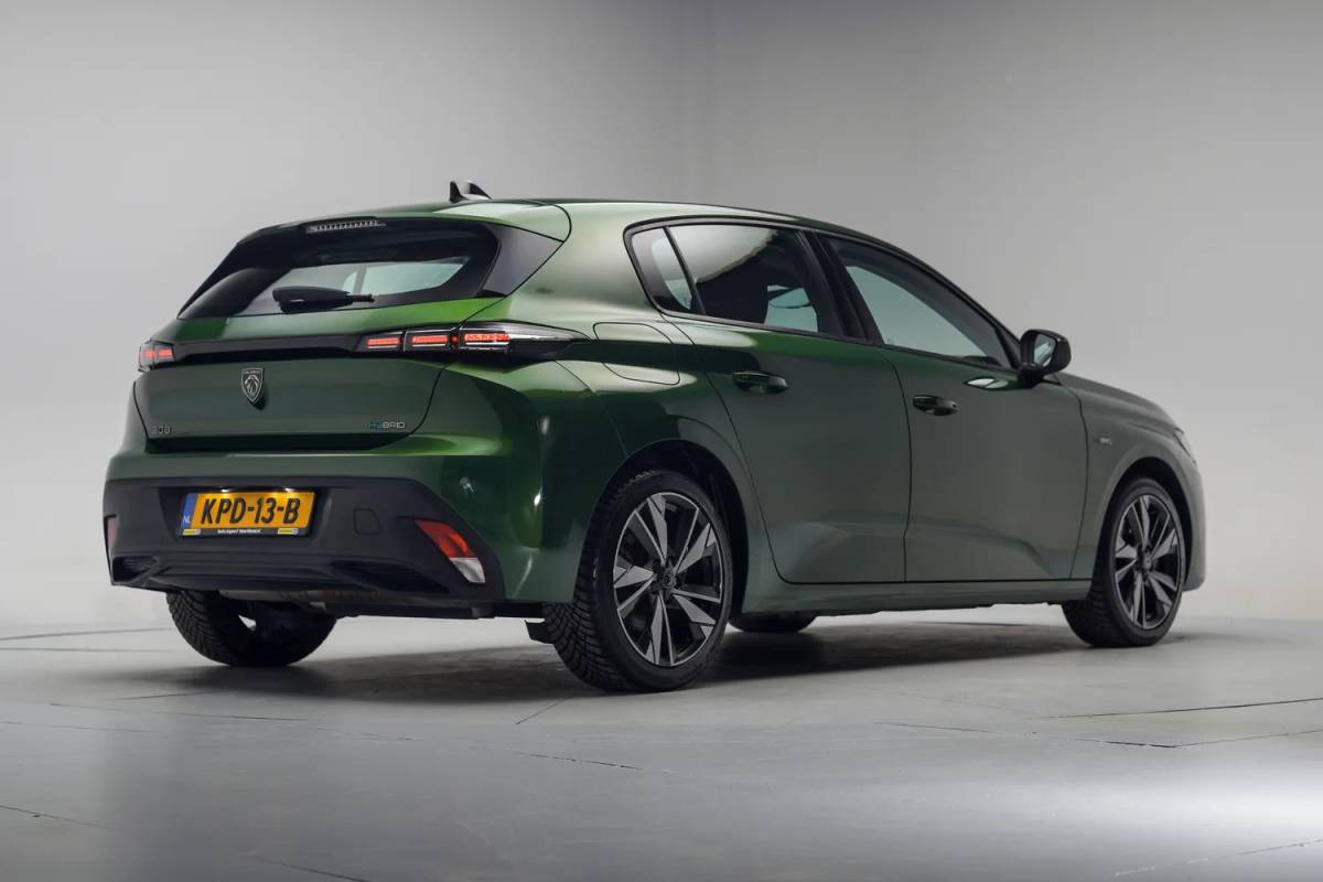 Peugeot 308 Peugeot 308 1.6 Plug-in Hybrid 180 Active [ LED Navi PDC ]