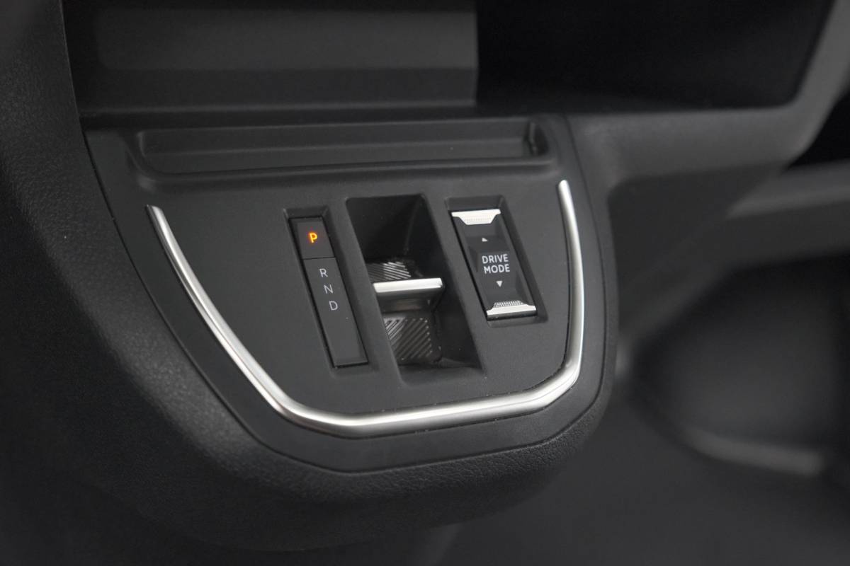 Peugeot e-Expert Peugeot e-Expert EV L2 75 kWh | Camera | Betimmering Laadruimte | Dodehoekdetectie | Apple Carplay