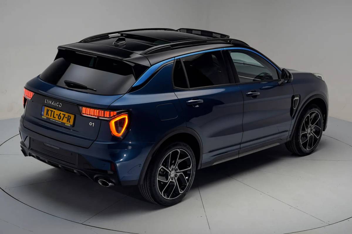 Lynk & Co 01 Lynk & Co 01 1.5 PHEV 6,6 kWh [ Pano Navi 360°cam Infinity-audio ]