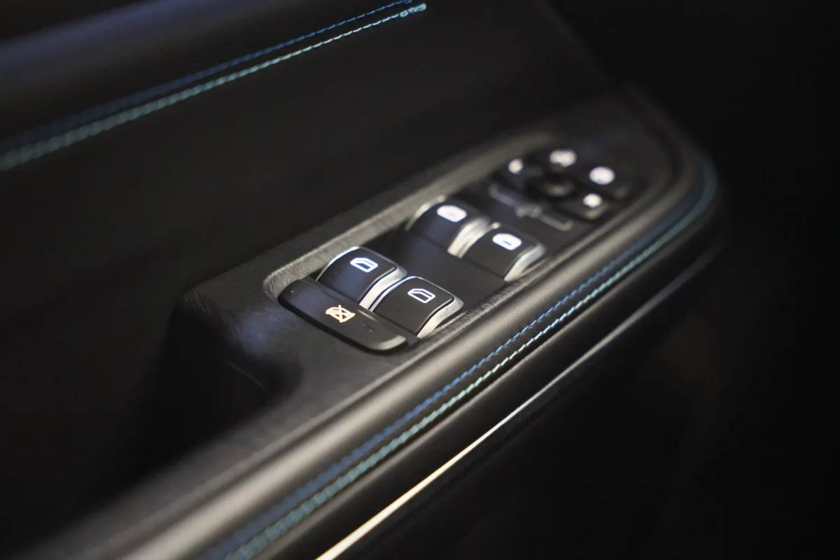 Lynk & Co 01 Lynk & Co 01 1.5 PHEV 6,6 kWh [ Pano Navi 360°cam Infinity-audio ]