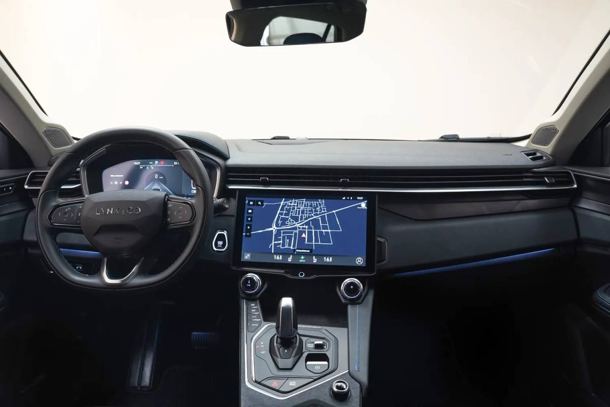 Lynk & Co 01 Lynk & Co 01 1.5 PHEV 6,6 kWh [ Pano Navi 360°cam Infinity-audio ]