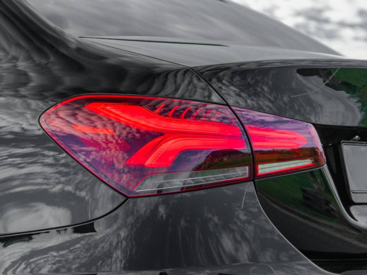 Mercedes-Benz A-Klasse Mercedes A-klasse 250 e Limousine AMG|Panoramadak|Burmester®|Camera 360°|Sterrenhemel|Stoel verwarming|Multibeam