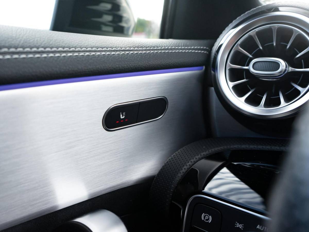 Mercedes-Benz A-Klasse Mercedes A-klasse 250 e Limousine AMG|Panoramadak|Burmester®|Camera 360°|Sterrenhemel|Stoel verwarming|Multibeam