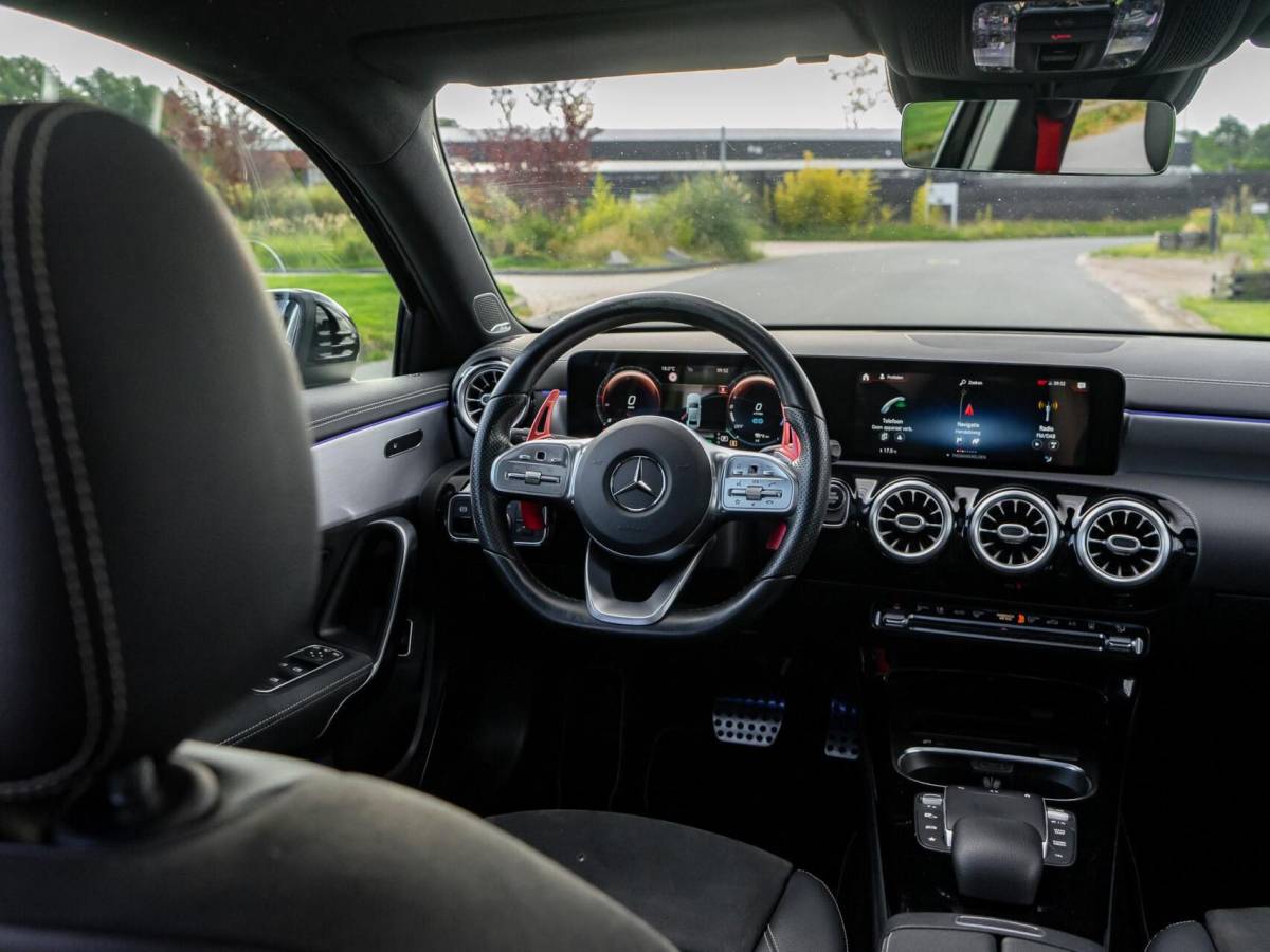 Mercedes-Benz A-Klasse Mercedes A-klasse 250 e Limousine AMG|Panoramadak|Burmester®|Camera 360°|Sterrenhemel|Stoel verwarming|Multibeam