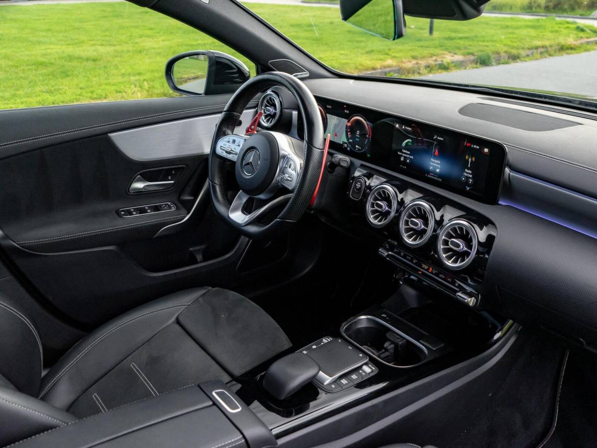 Mercedes-Benz A-Klasse Mercedes A-klasse 250 e Limousine AMG|Panoramadak|Burmester®|Camera 360°|Sterrenhemel|Stoel verwarming|Multibeam