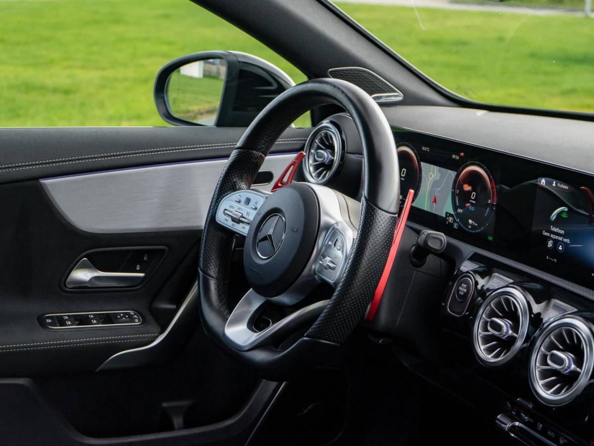 Mercedes-Benz A-Klasse Mercedes A-klasse 250 e Limousine AMG|Panoramadak|Burmester®|Camera 360°|Sterrenhemel|Stoel verwarming|Multibeam