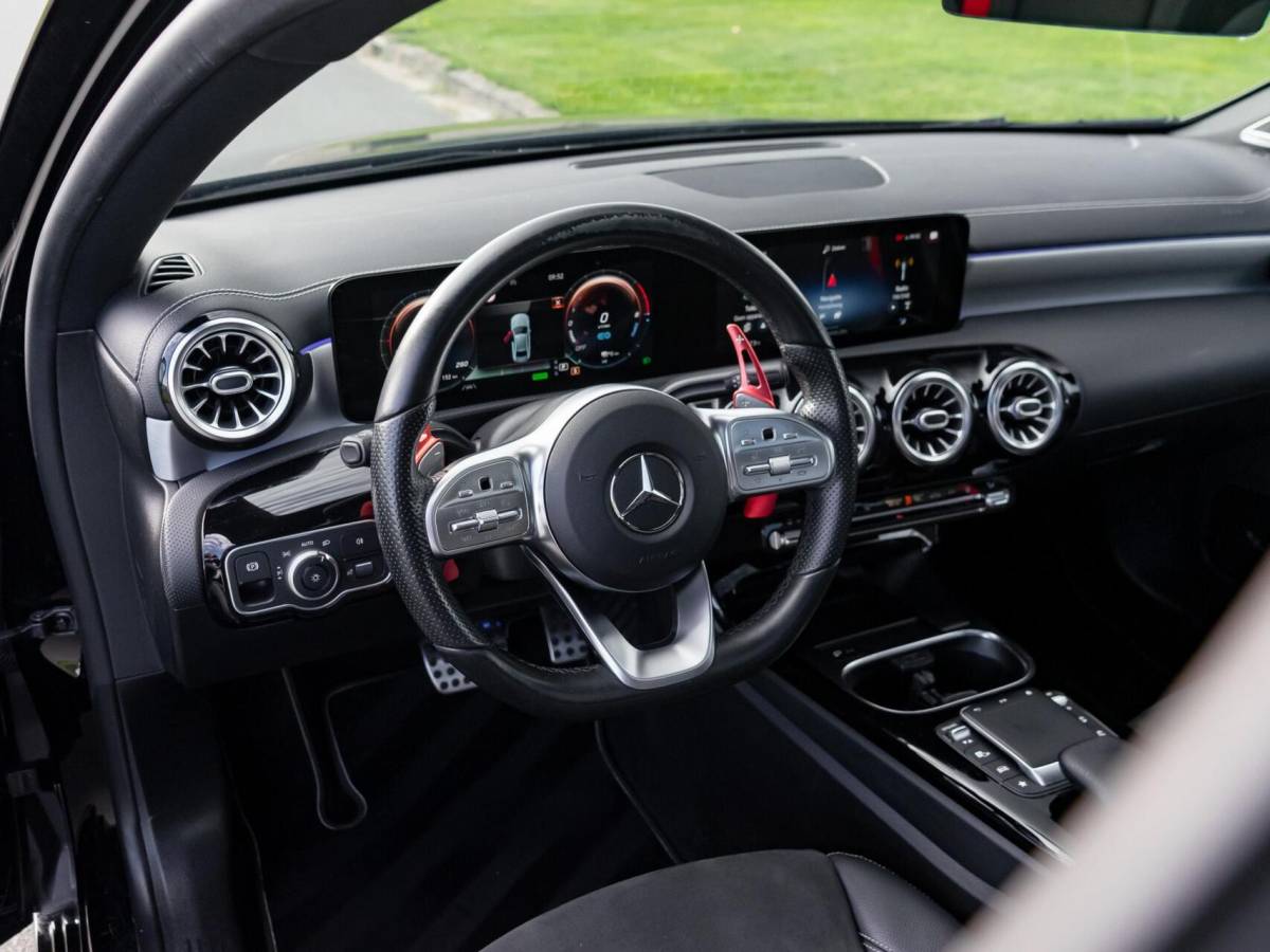 Mercedes-Benz A-Klasse Mercedes A-klasse 250 e Limousine AMG|Panoramadak|Burmester®|Camera 360°|Sterrenhemel|Stoel verwarming|Multibeam