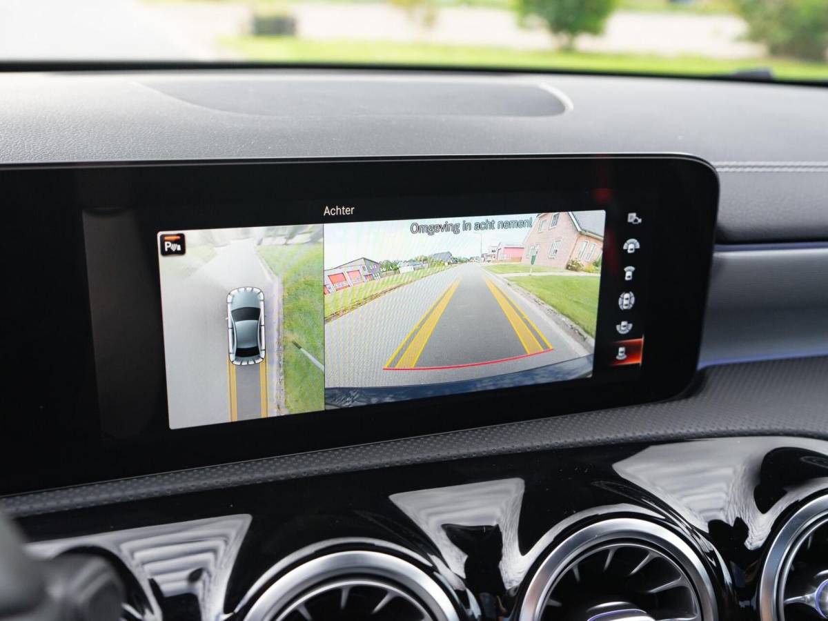Mercedes-Benz A-Klasse Mercedes A-klasse 250 e Limousine AMG|Panoramadak|Burmester®|Camera 360°|Sterrenhemel|Stoel verwarming|Multibeam