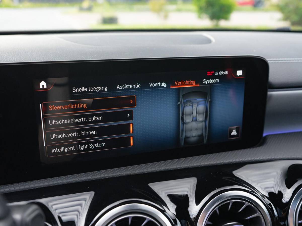 Mercedes-Benz A-Klasse Mercedes A-klasse 250 e Limousine AMG|Panoramadak|Burmester®|Camera 360°|Sterrenhemel|Stoel verwarming|Multibeam