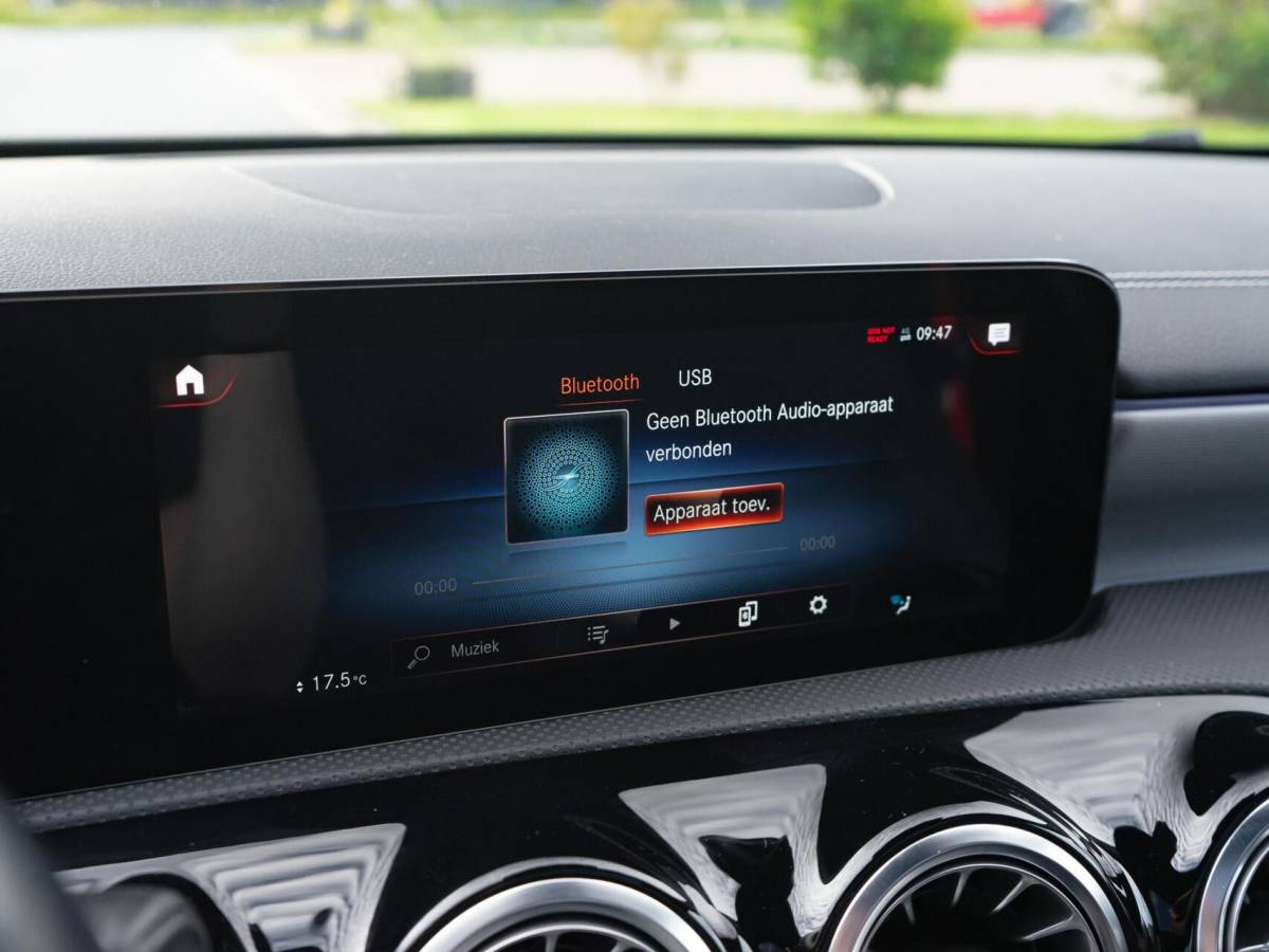 Mercedes-Benz A-Klasse Mercedes A-klasse 250 e Limousine AMG|Panoramadak|Burmester®|Camera 360°|Sterrenhemel|Stoel verwarming|Multibeam