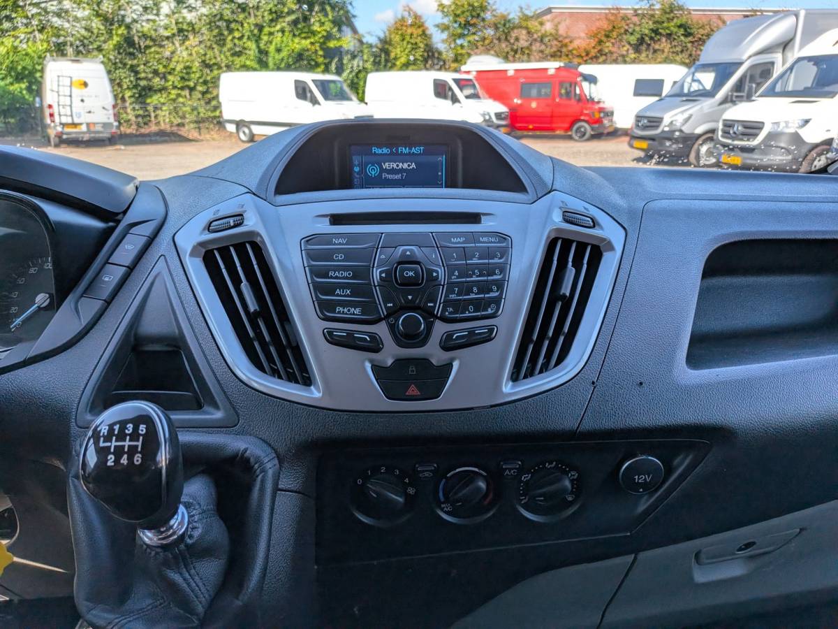 Ford Transit Custom Ford Transit Custom 290 2.0 TDCI EURO 6 L2H1 Ambiente DC Airco / Cruise / Navi