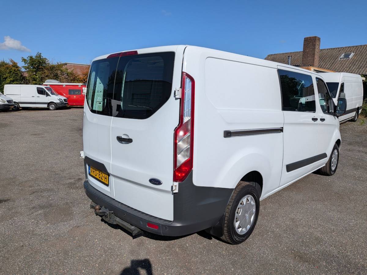 Ford Transit Custom Ford Transit Custom 290 2.0 TDCI EURO 6 L2H1 Ambiente DC Airco / Cruise / Navi
