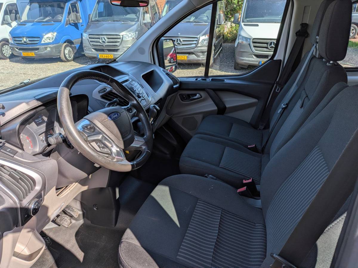 Ford Transit Custom Ford Transit Custom 290 2.0 TDCI EURO 6 L2H1 Ambiente DC Airco / Cruise / Navi