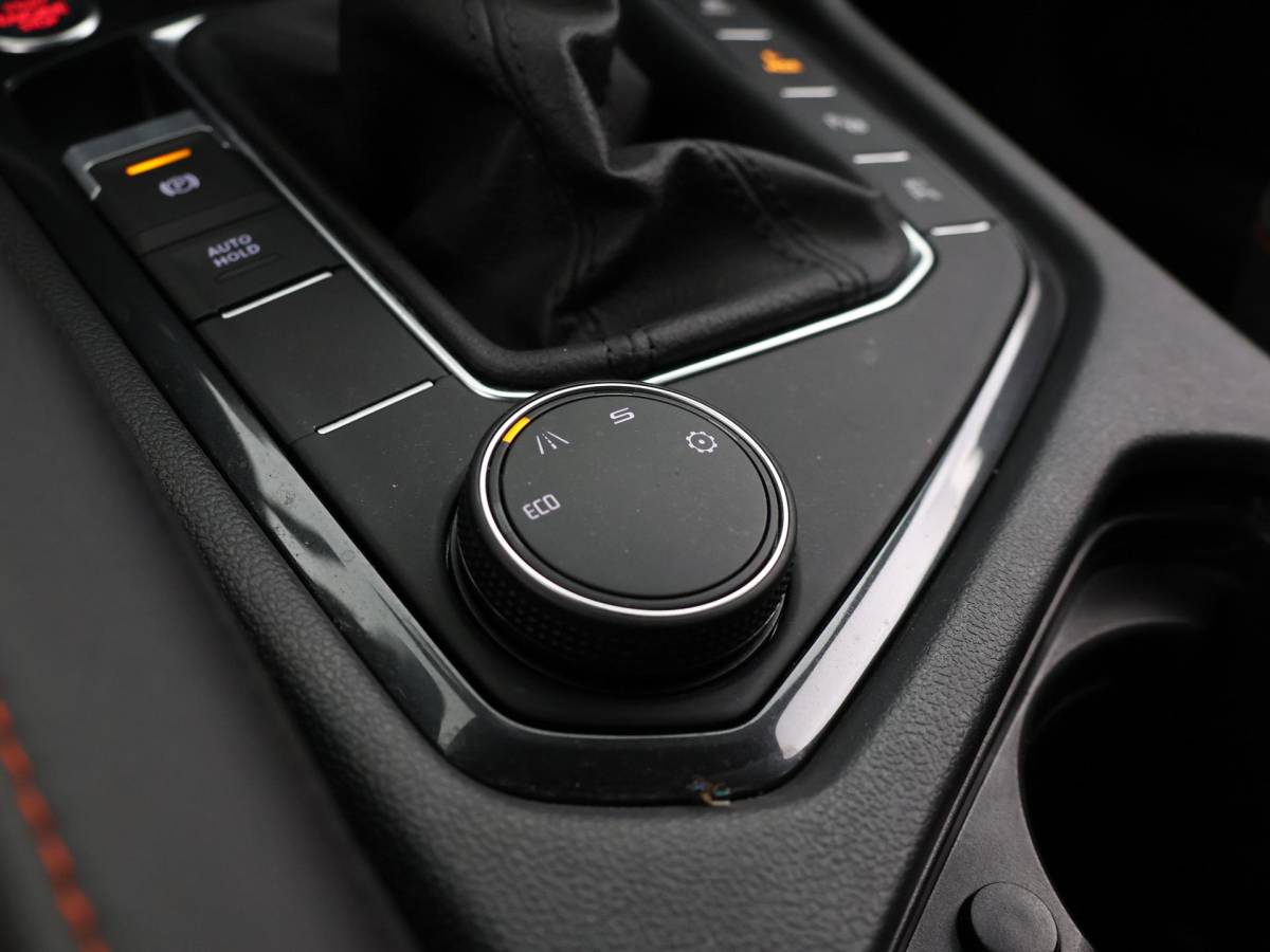 SEAT Tarraco SEAT Tarraco 1.4 TSI e-Hybrid PHEV 245pk DSG FR Business · 360 Camera · Inklap. Trekhaak · Keyless · Elek. Achterklep · Elek. Stoel + Geheugen · Parkeer Assistent ·