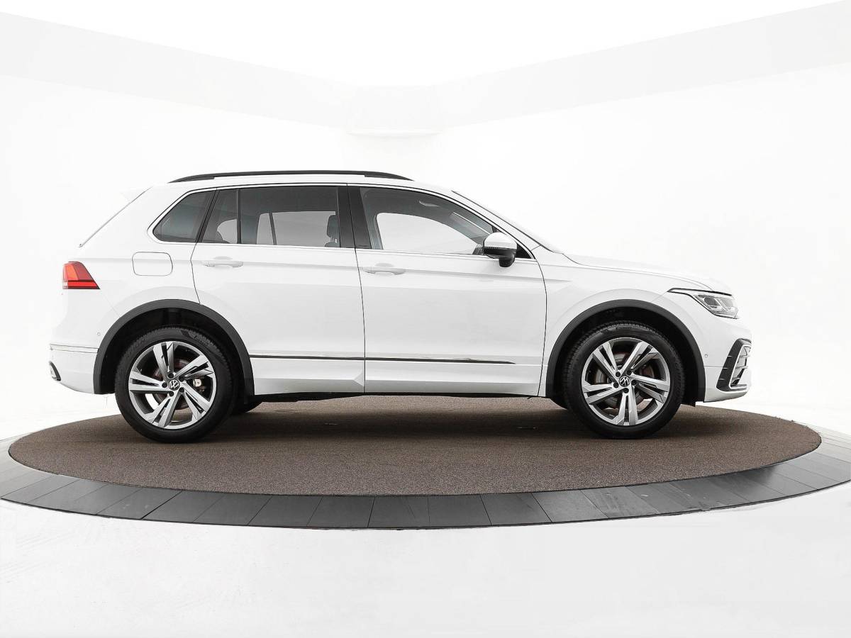 Volkswagen Tiguan Volkswagen Tiguan 1.4 TSI eHybrid 245pk DSG R-Line Business · Camera · Inklap. Trekhaak · Dodehoeksensor · Parkeer Assistent · Stuur- & Stoelverwarming · 19″Velgen ·