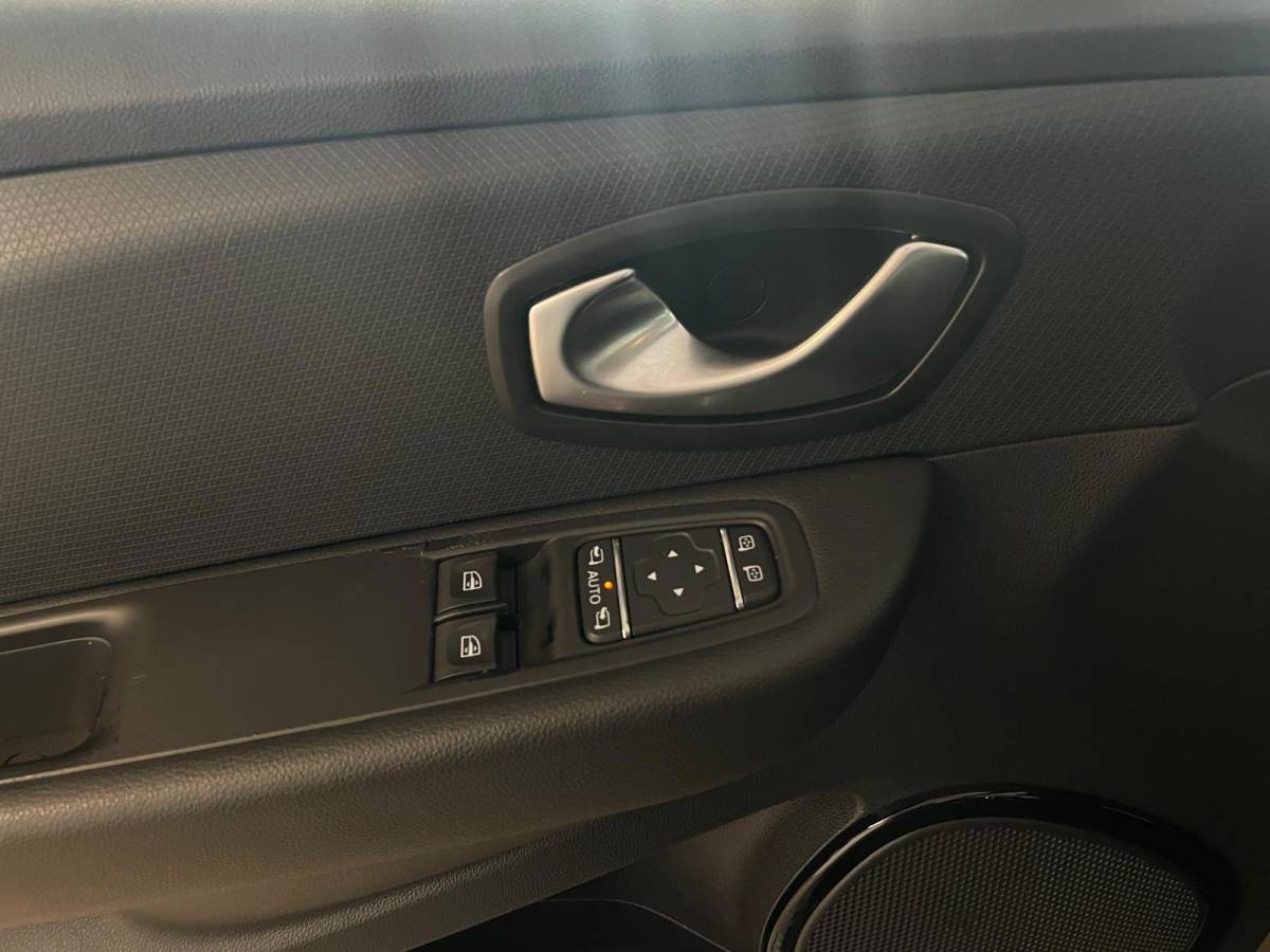 Renault Clio Renault Clio Estate 0.9 TCe Limited AIRCO NAVI CRUISE STOELVERW TREKHAAK NETTE AUTO
