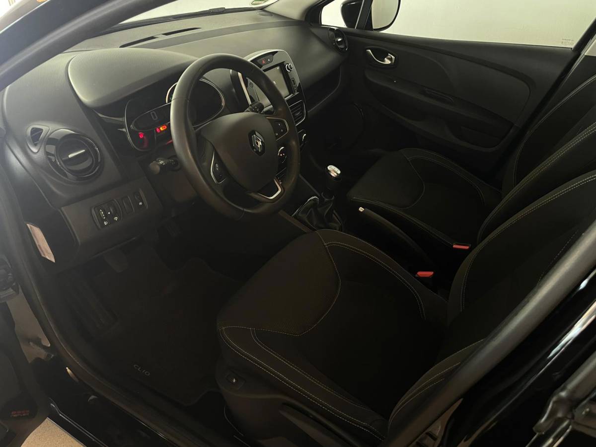 Renault Clio Renault Clio Estate 0.9 TCe Limited AIRCO NAVI CRUISE STOELVERW TREKHAAK NETTE AUTO