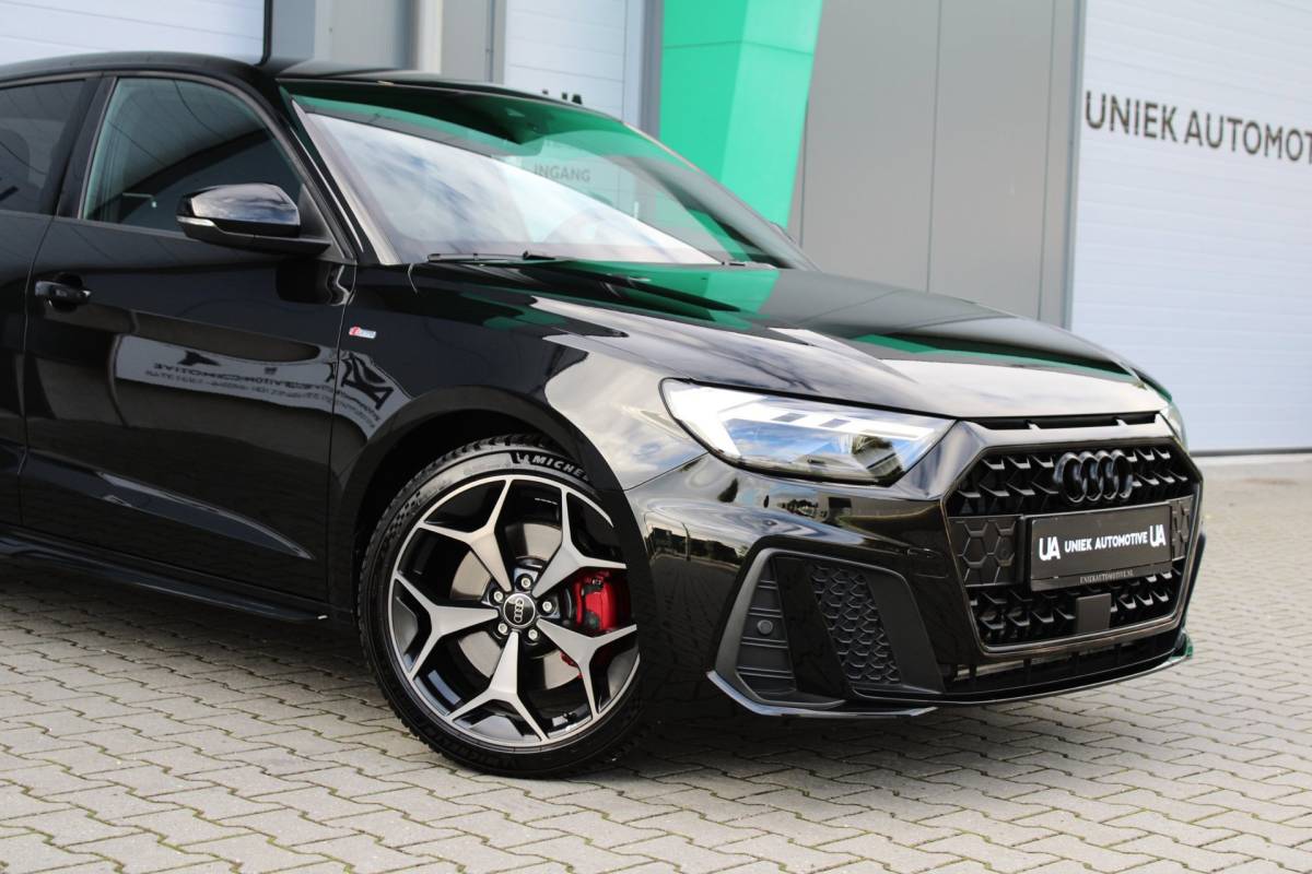 Audi A1 Sportback Audi A1 Sportback 40 TFSI COMPETITION | S LINE | SONOS | CAMERA | BLACK OPTIK | CARPLAY | 18″ | HALFLEDER | DODEHOEK | 5 JR GAR!