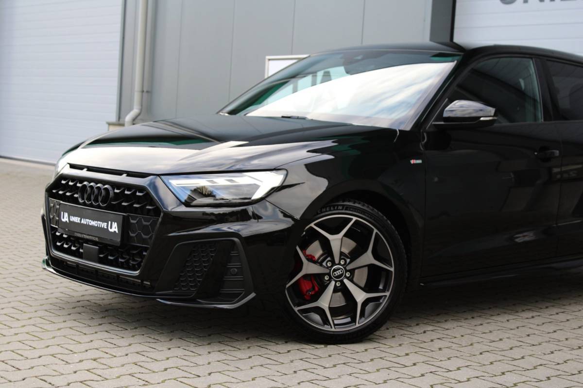 Audi A1 Sportback Audi A1 Sportback 40 TFSI COMPETITION | S LINE | SONOS | CAMERA | BLACK OPTIK | CARPLAY | 18″ | HALFLEDER | DODEHOEK | 5 JR GAR!