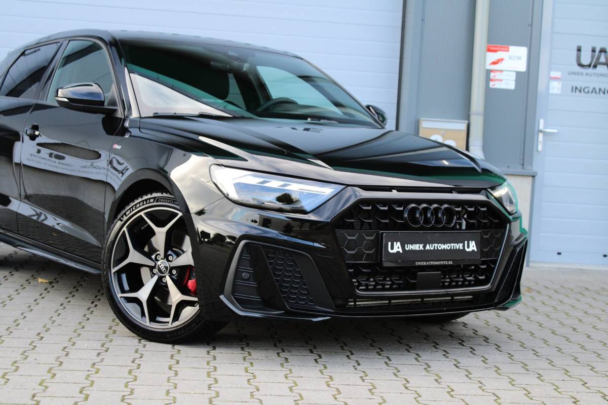 Audi A1 Sportback Audi A1 Sportback 40 TFSI COMPETITION | S LINE | SONOS | CAMERA | BLACK OPTIK | CARPLAY | 18″ | HALFLEDER | DODEHOEK | 5 JR GAR!