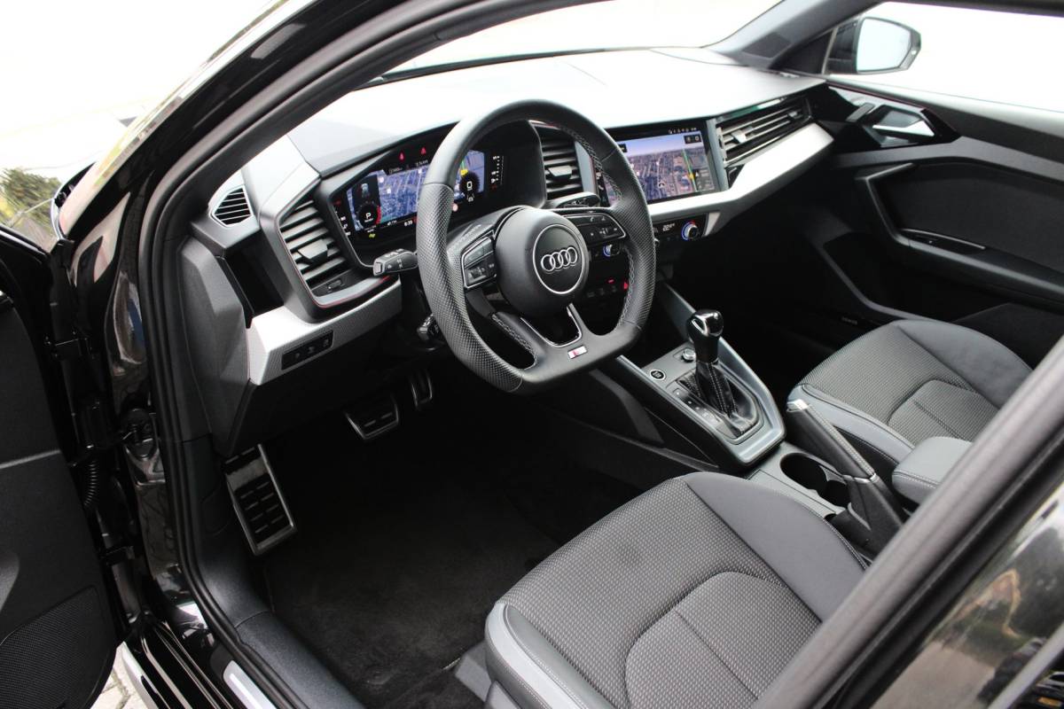 Audi A1 Sportback Audi A1 Sportback 40 TFSI COMPETITION | S LINE | SONOS | CAMERA | BLACK OPTIK | CARPLAY | 18″ | HALFLEDER | DODEHOEK | 5 JR GAR!