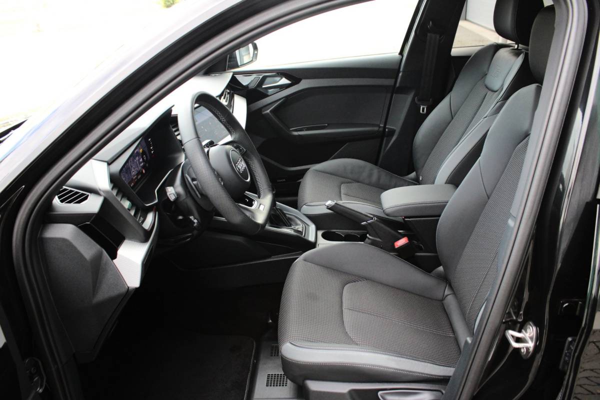 Audi A1 Sportback Audi A1 Sportback 40 TFSI COMPETITION | S LINE | SONOS | CAMERA | BLACK OPTIK | CARPLAY | 18″ | HALFLEDER | DODEHOEK | 5 JR GAR!