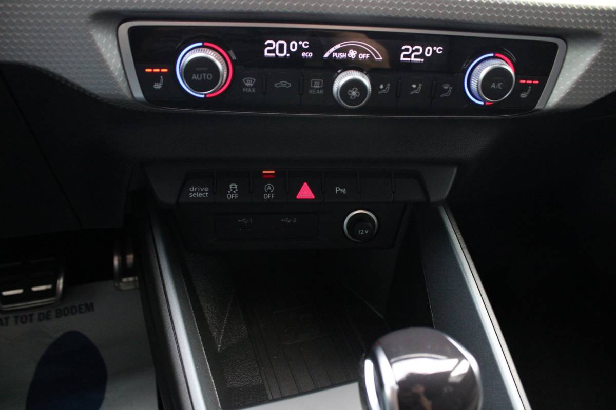 Audi A1 Sportback Audi A1 Sportback 40 TFSI COMPETITION | S LINE | SONOS | CAMERA | BLACK OPTIK | CARPLAY | 18″ | HALFLEDER | DODEHOEK | 5 JR GAR!