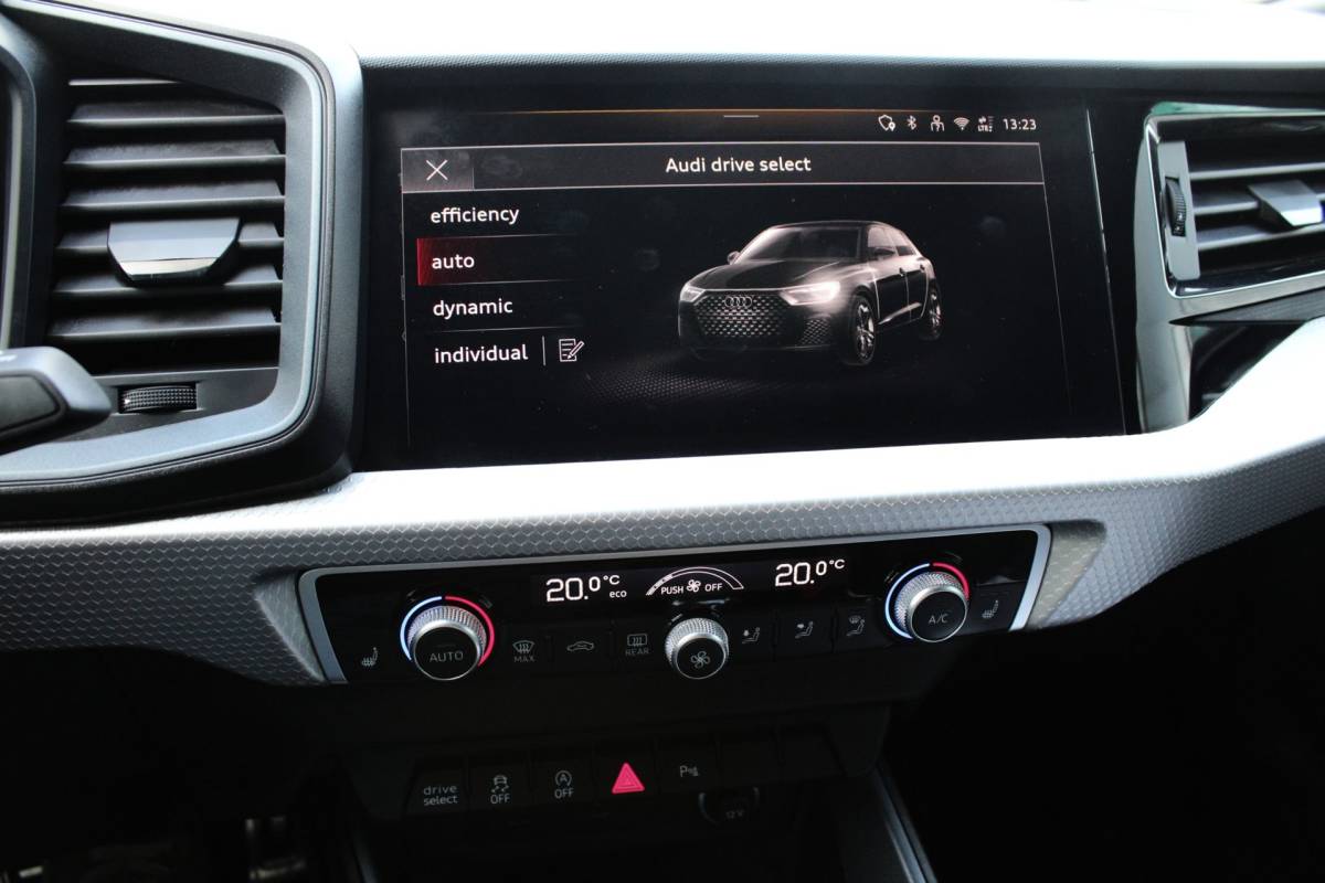 Audi A1 Sportback Audi A1 Sportback 40 TFSI COMPETITION | S LINE | SONOS | CAMERA | BLACK OPTIK | CARPLAY | 18″ | HALFLEDER | DODEHOEK | 5 JR GAR!
