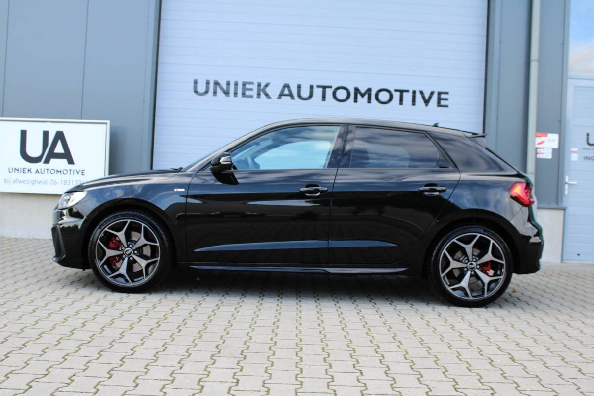 Audi A1 Sportback Audi A1 Sportback 40 TFSI COMPETITION | S LINE | SONOS | CAMERA | BLACK OPTIK | CARPLAY | 18″ | HALFLEDER | DODEHOEK | 5 JR GAR!