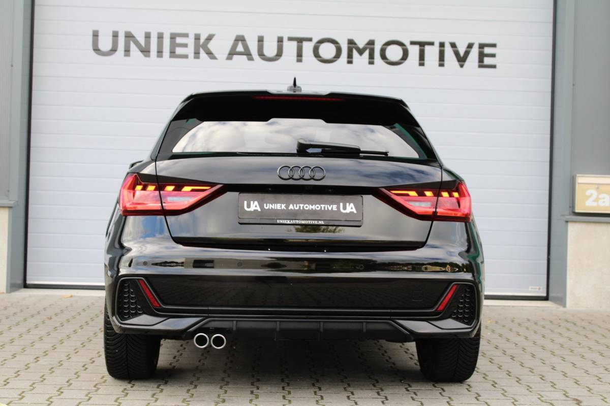 Audi A1 Sportback Audi A1 Sportback 40 TFSI COMPETITION | S LINE | SONOS | CAMERA | BLACK OPTIK | CARPLAY | 18″ | HALFLEDER | DODEHOEK | 5 JR GAR!