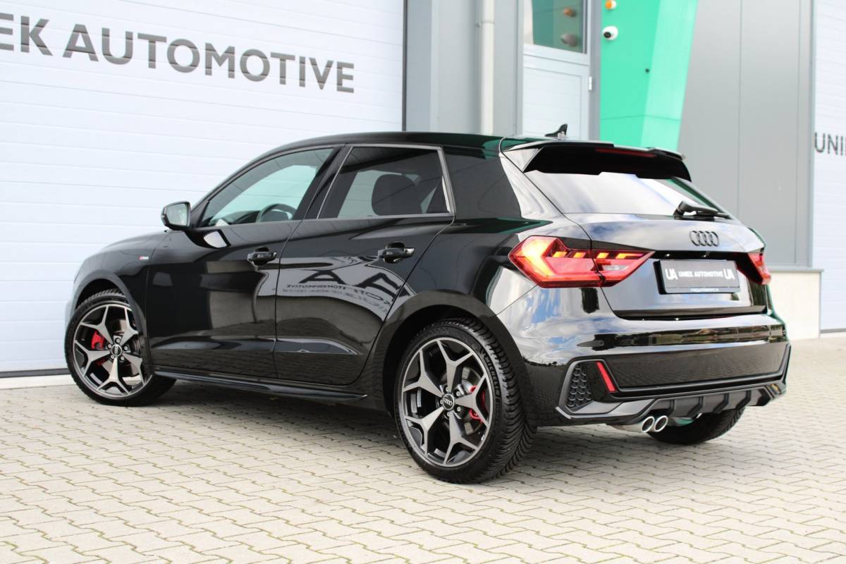 Audi A1 Sportback Audi A1 Sportback 40 TFSI COMPETITION | S LINE | SONOS | CAMERA | BLACK OPTIK | CARPLAY | 18″ | HALFLEDER | DODEHOEK | 5 JR GAR!