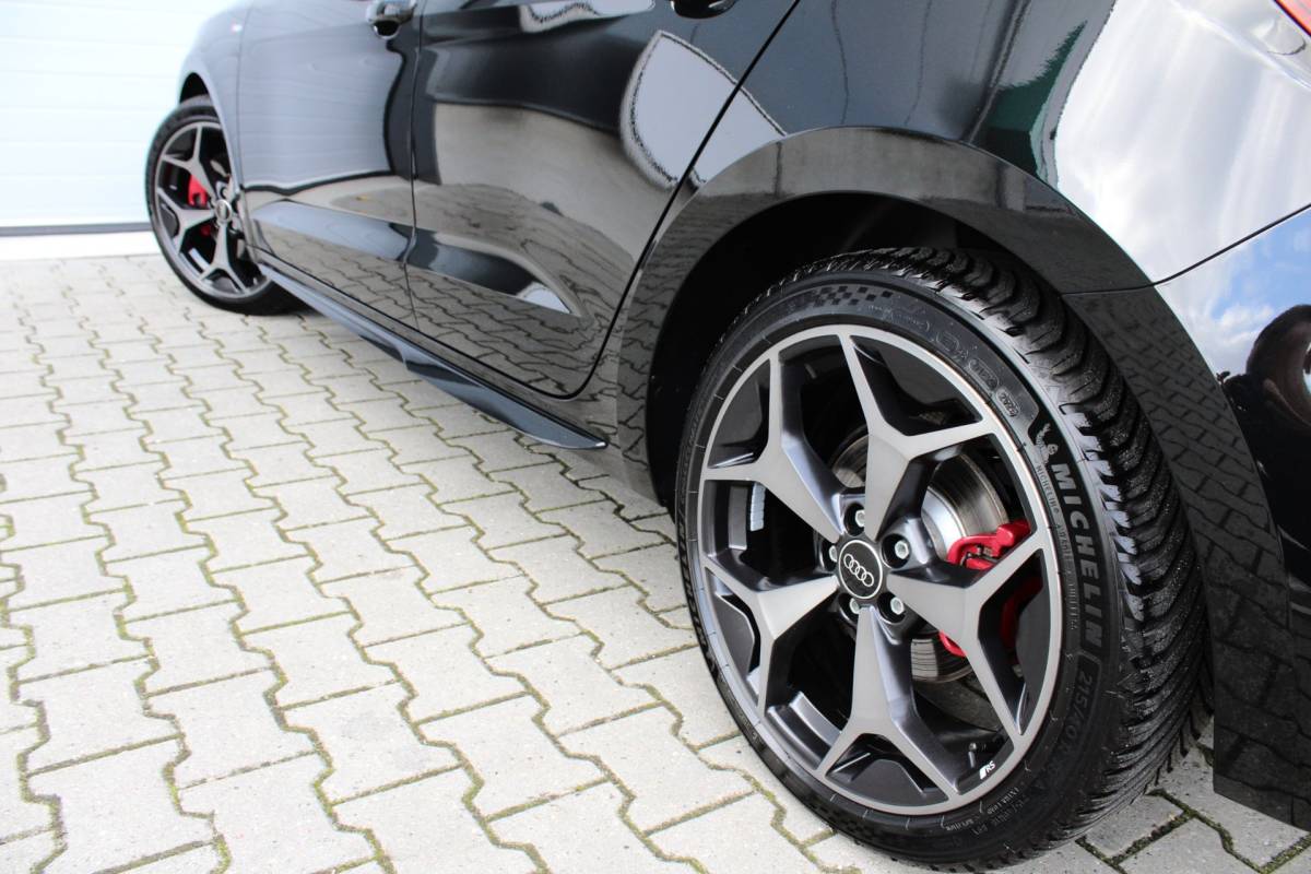 Audi A1 Sportback Audi A1 Sportback 40 TFSI COMPETITION | S LINE | SONOS | CAMERA | BLACK OPTIK | CARPLAY | 18″ | HALFLEDER | DODEHOEK | 5 JR GAR!