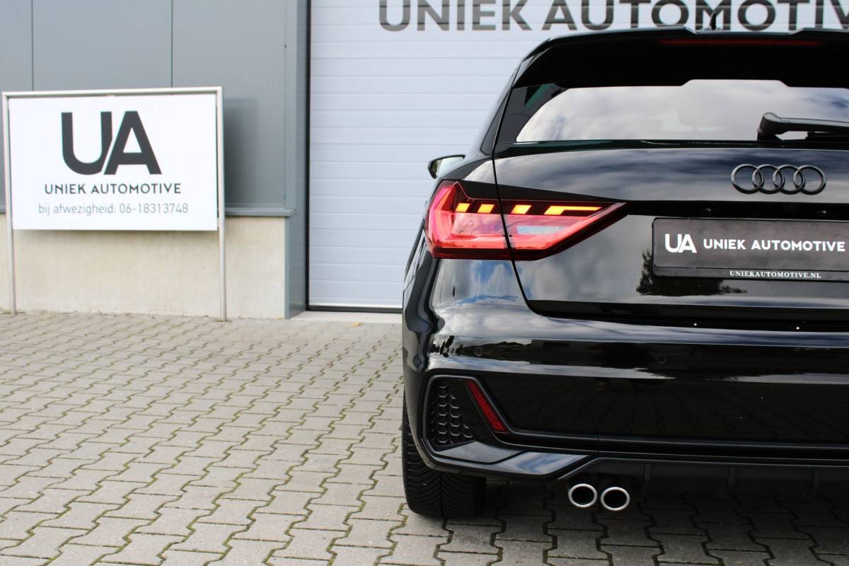 Audi A1 Sportback Audi A1 Sportback 40 TFSI COMPETITION | S LINE | SONOS | CAMERA | BLACK OPTIK | CARPLAY | 18″ | HALFLEDER | DODEHOEK | 5 JR GAR!