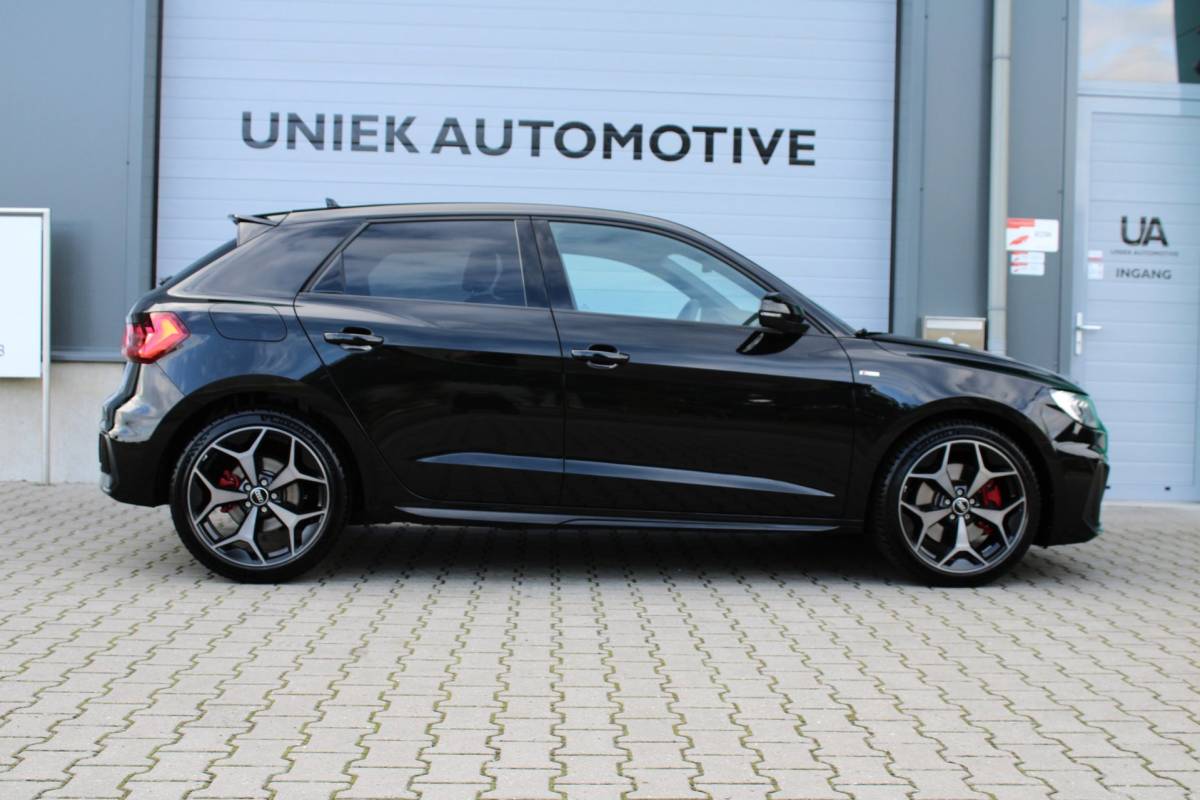 Audi A1 Sportback Audi A1 Sportback 40 TFSI COMPETITION | S LINE | SONOS | CAMERA | BLACK OPTIK | CARPLAY | 18″ | HALFLEDER | DODEHOEK | 5 JR GAR!