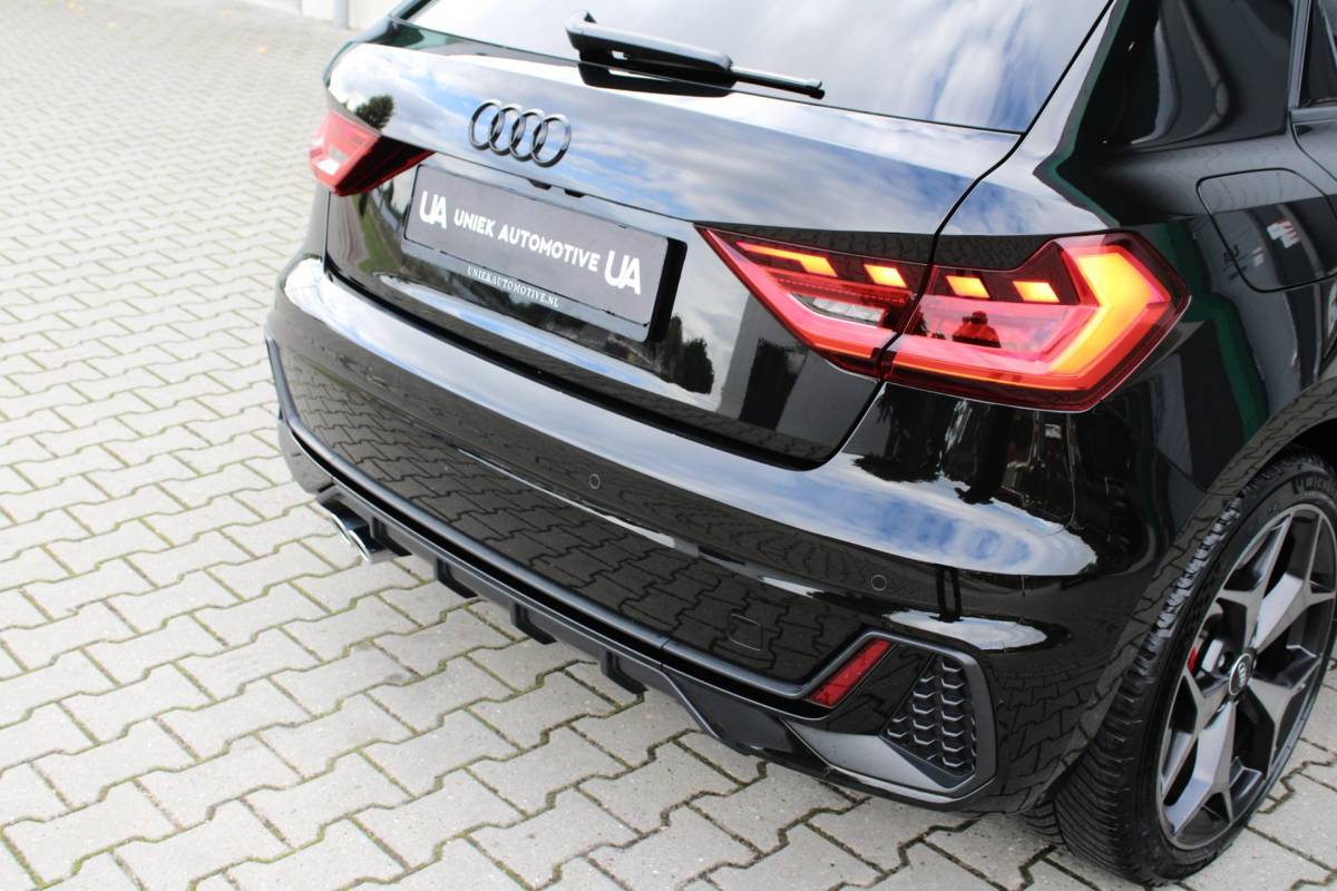 Audi A1 Sportback Audi A1 Sportback 40 TFSI COMPETITION | S LINE | SONOS | CAMERA | BLACK OPTIK | CARPLAY | 18″ | HALFLEDER | DODEHOEK | 5 JR GAR!