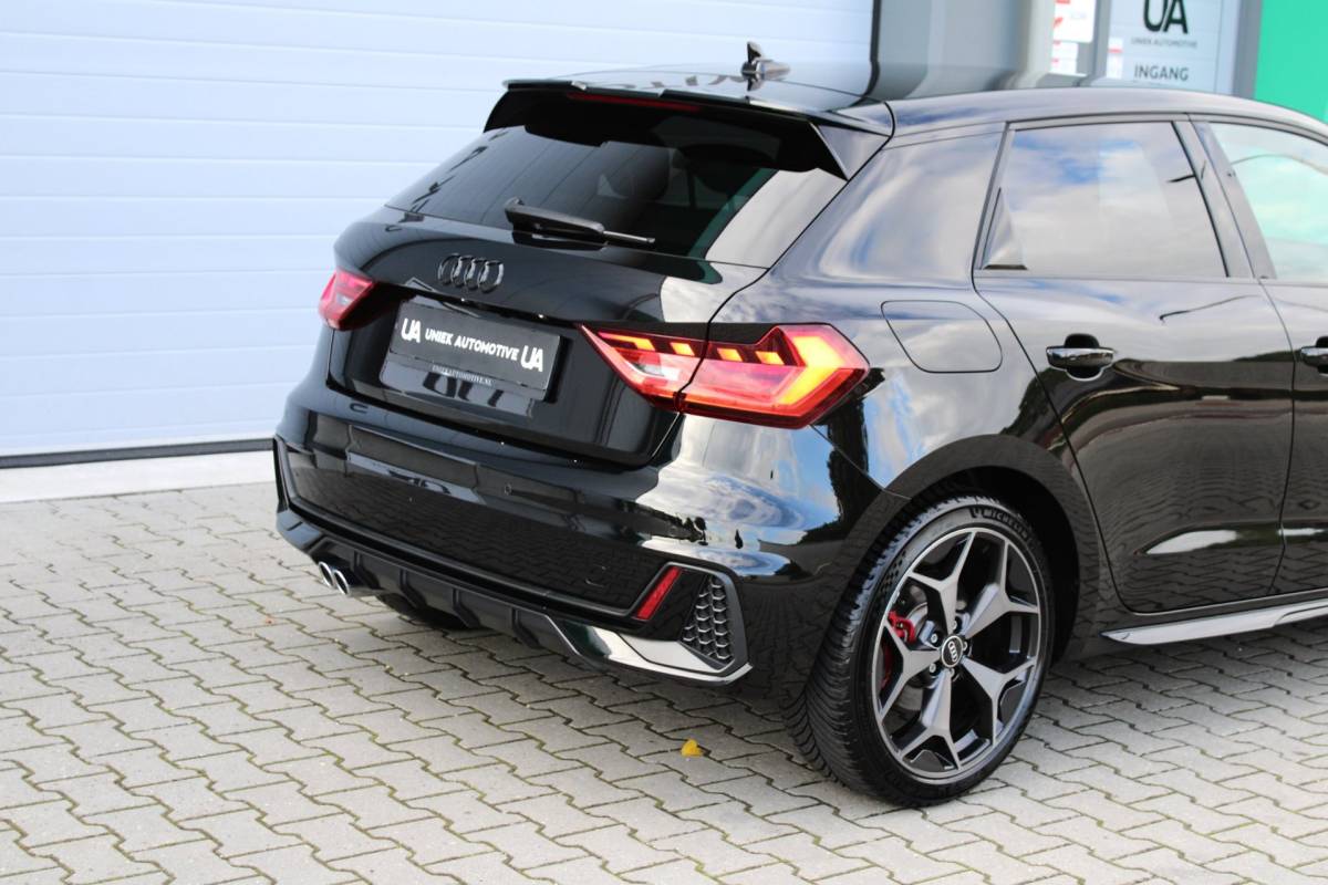 Audi A1 Sportback Audi A1 Sportback 40 TFSI COMPETITION | S LINE | SONOS | CAMERA | BLACK OPTIK | CARPLAY | 18″ | HALFLEDER | DODEHOEK | 5 JR GAR!